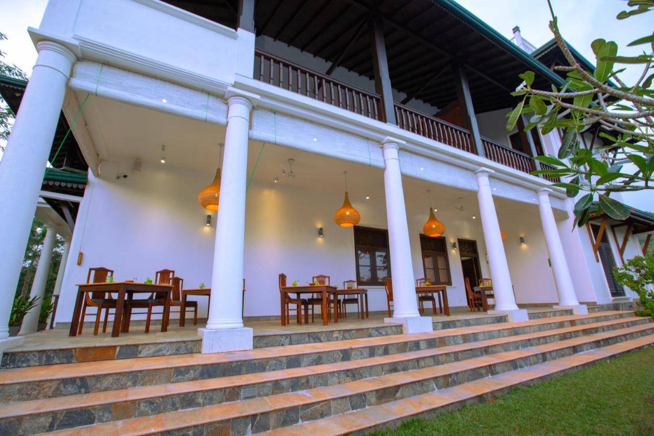 นิยาคามา เฮาส์ Hotel กอลล์ ภายนอก รูปภาพ